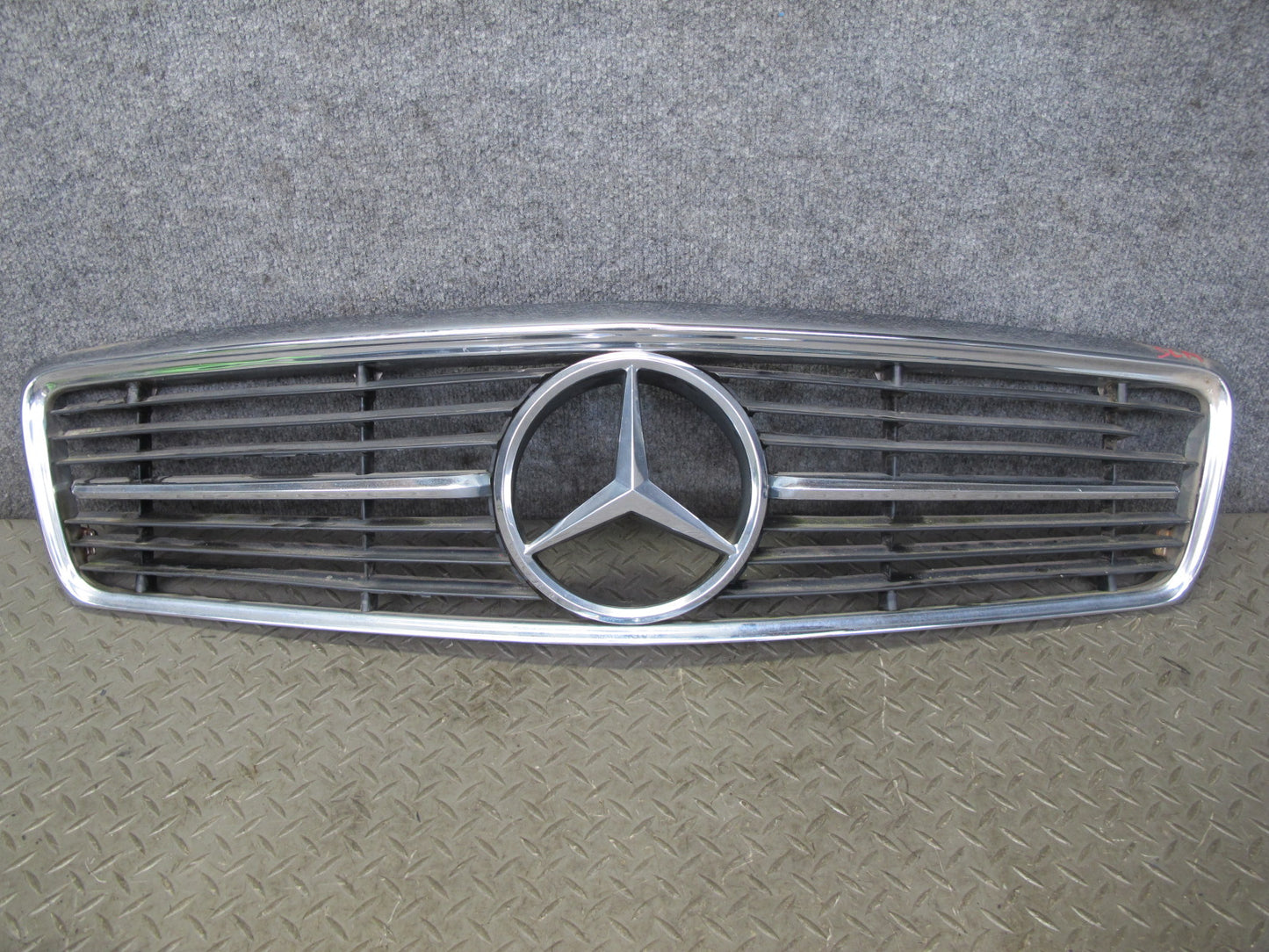 73-89 Mercedes R107 Sl-class Front Radiator Hood Chrome Grille w Emblem OEM