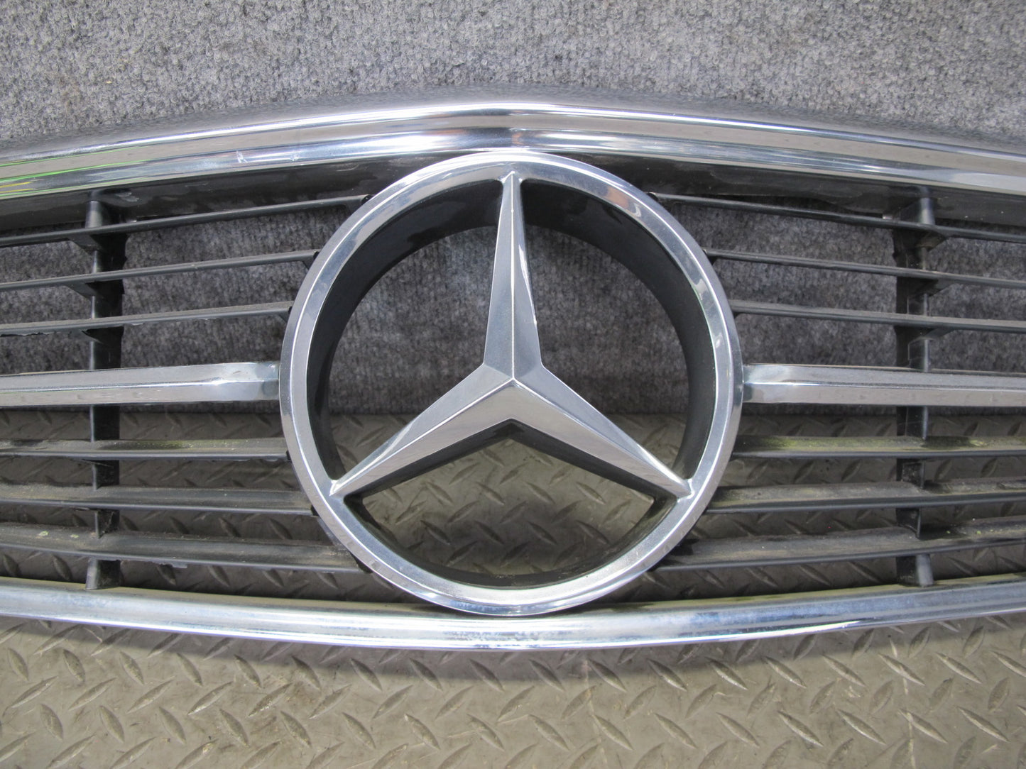 73-89 Mercedes R107 Sl-class Front Radiator Hood Chrome Grille w Emblem OEM