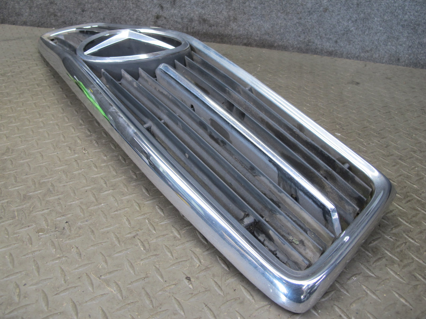 73-89 Mercedes R107 Sl-class Front Radiator Hood Chrome Grille w Emblem OEM