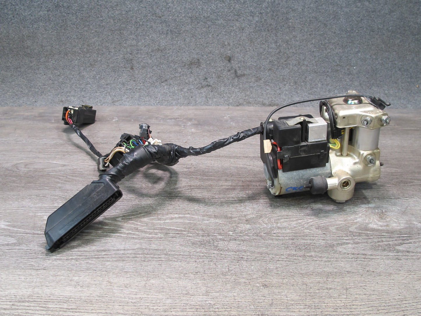 86-91 Chevrolet Corvette C4 ABS Brake Pump Module 0265200059 OEM