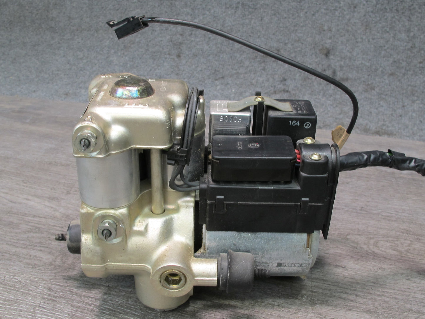 86-91 Chevrolet Corvette C4 ABS Brake Pump Module 0265200059 OEM