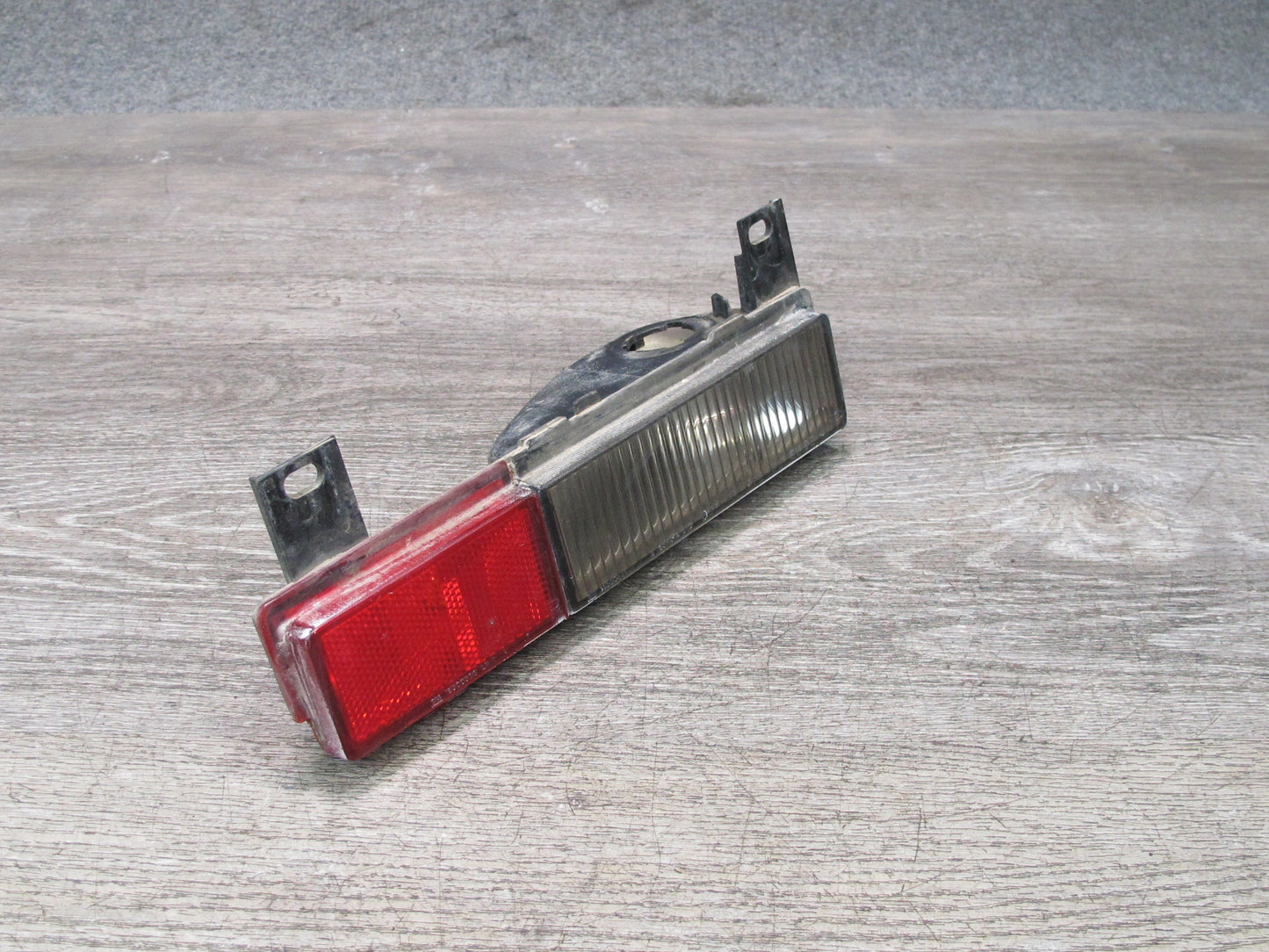 91-96 Chevrolet Corvette C4 Rear Right Side Marker Light Lamp 16508520 OEM