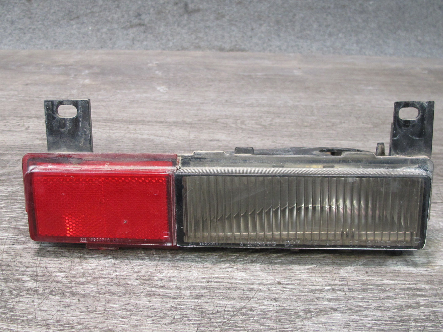 91-96 Chevrolet Corvette C4 Rear Right Side Marker Light Lamp 16508520 OEM