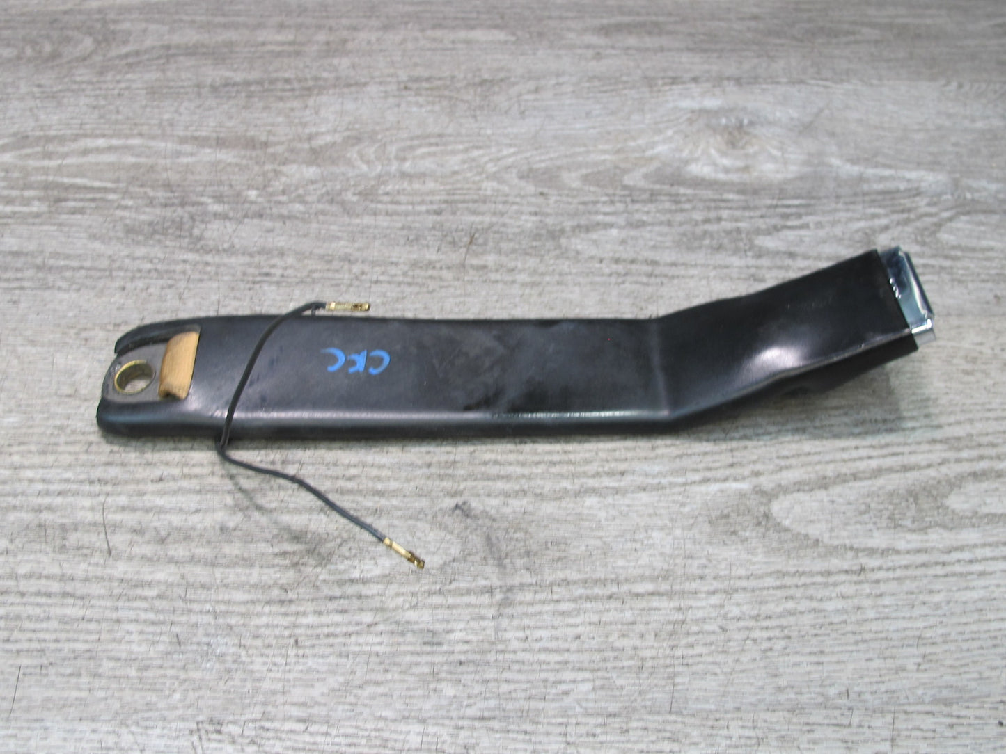 86-94 CHEVROLET CORVETTE C4 RIGHT & LEFT SIDE SEATBELT BUCKLE SET OEM