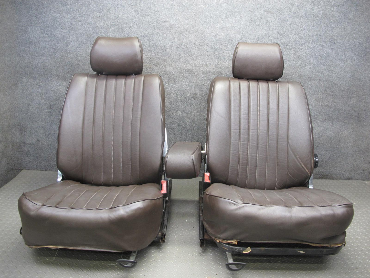 73-85 Mercedes R107 Set of 2 Front Left & Right Leather Seat Brown Brasil OEM