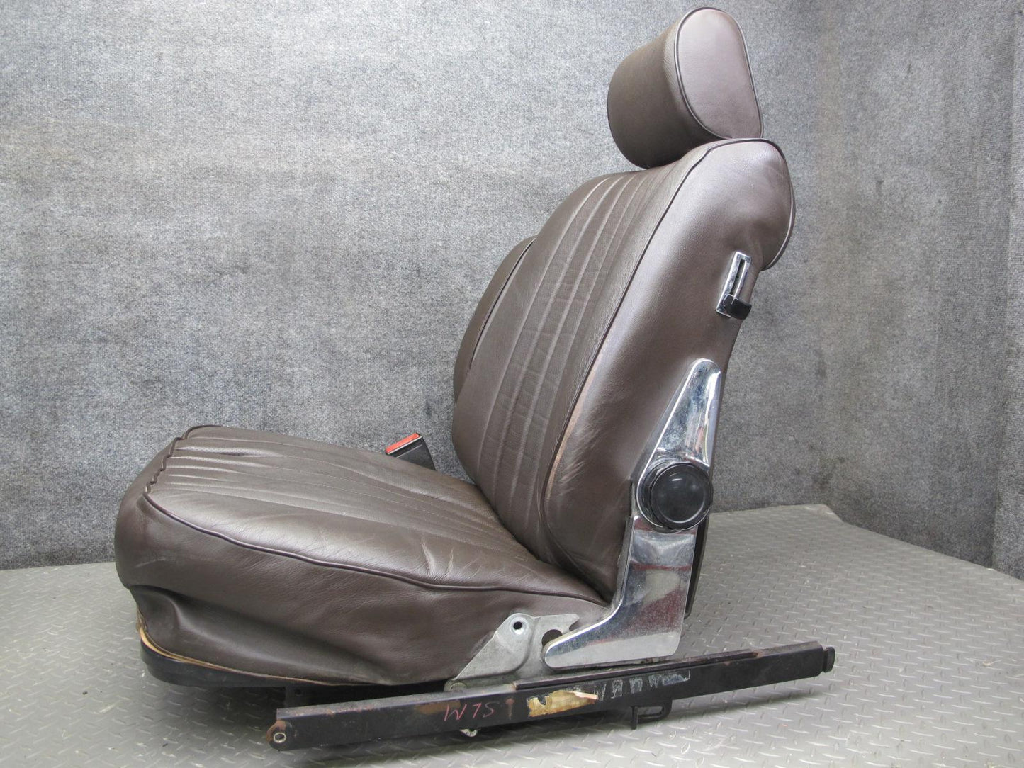 73-85 Mercedes R107 Set of 2 Front Left & Right Leather Seat Brown Brasil OEM