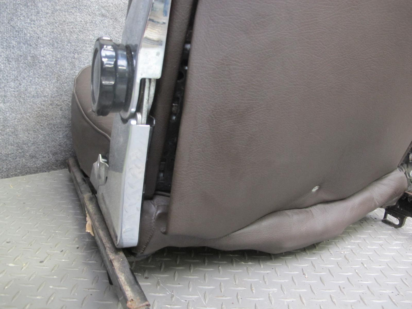 73-85 Mercedes R107 Set of 2 Front Left & Right Leather Seat Brown Brasil OEM