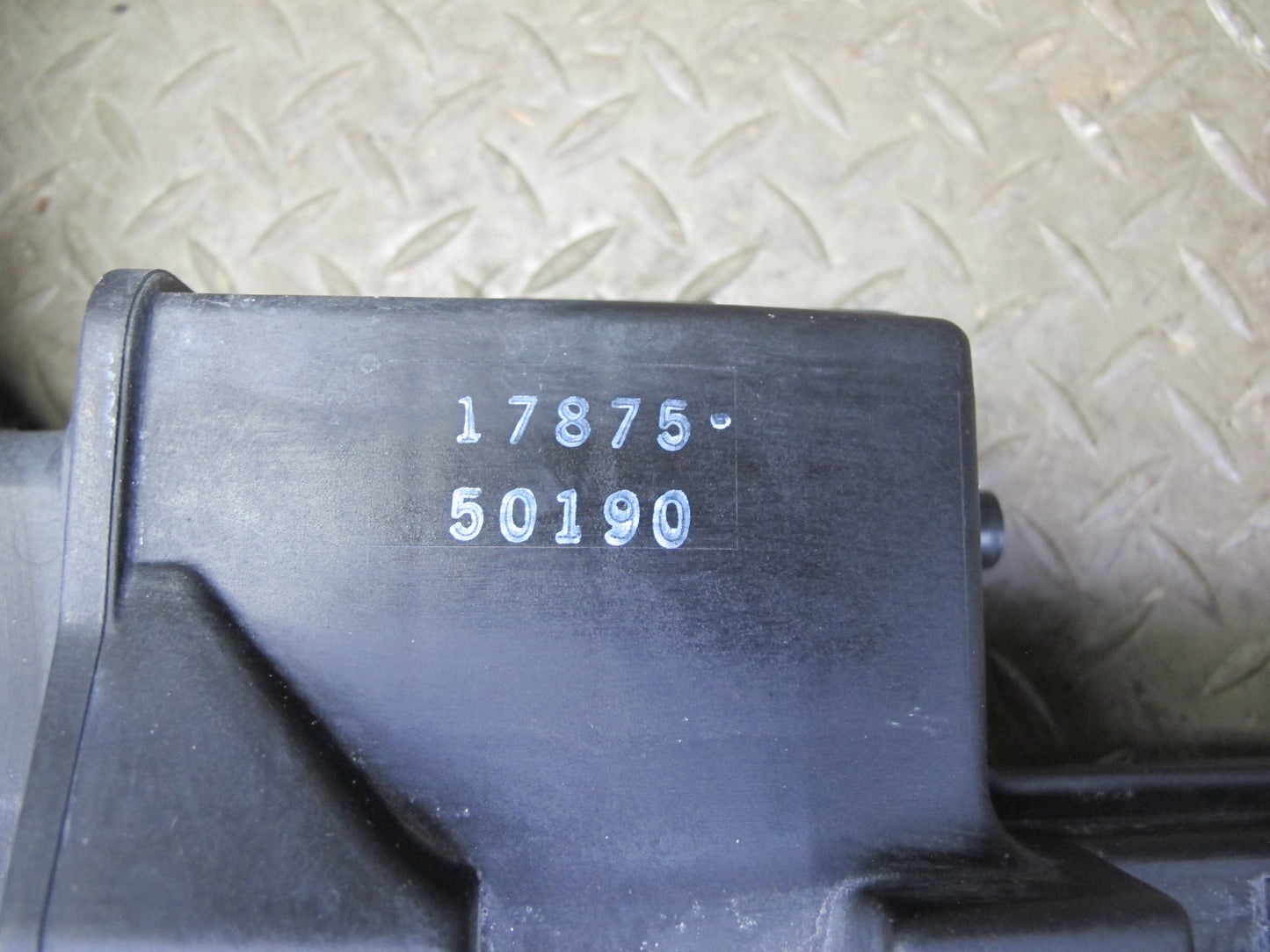 1998-2004 Lexus UZJ100L LX470 Air Intake Inlet Resonator Pipe 17875-50190
