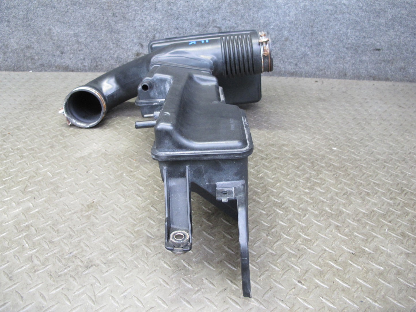 1998-2004 Lexus UZJ100L LX470 Air Intake Inlet Resonator Pipe 17875-50190
