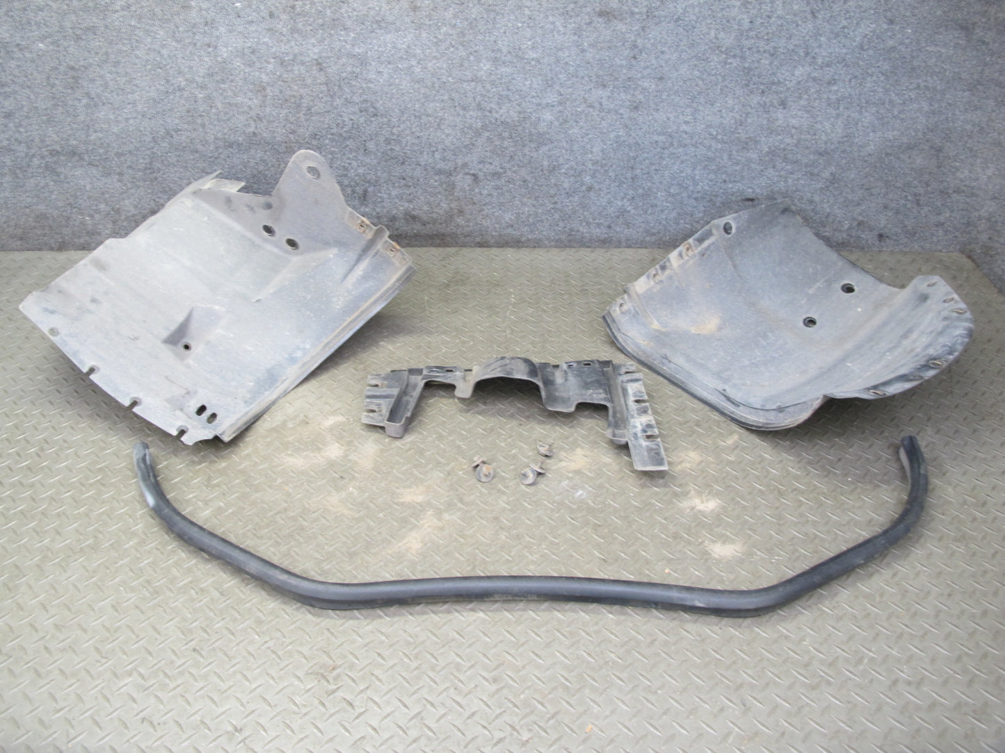91-96 Chevrolet Corvette C4 Front Right Wheel Arch Fender Splash Guard Set OEM