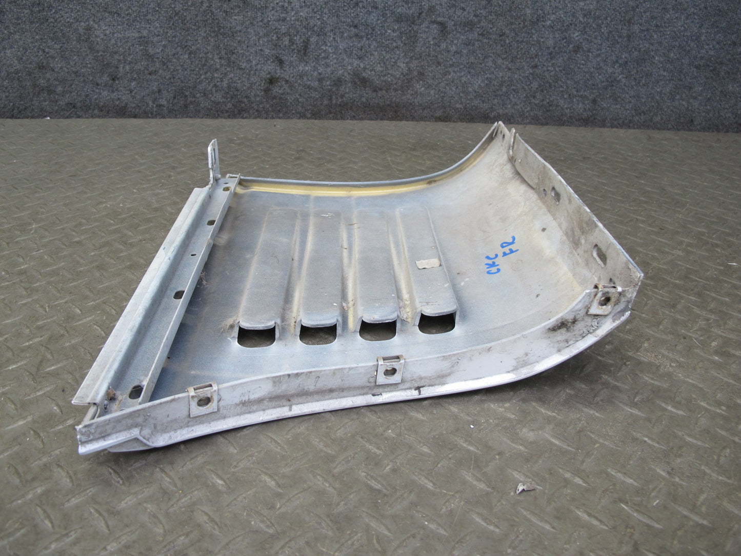 91-94 Chevrolet Corvette C4 Front Right Fender Lower Trim Molding 10135976 OEM