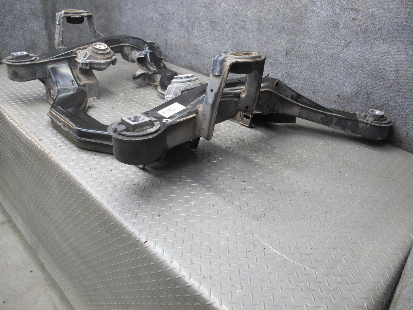 96-99 Mercedes W140 C140 CL Coupe Front Sub Frame Crossmember Carrier Cradle OEM
