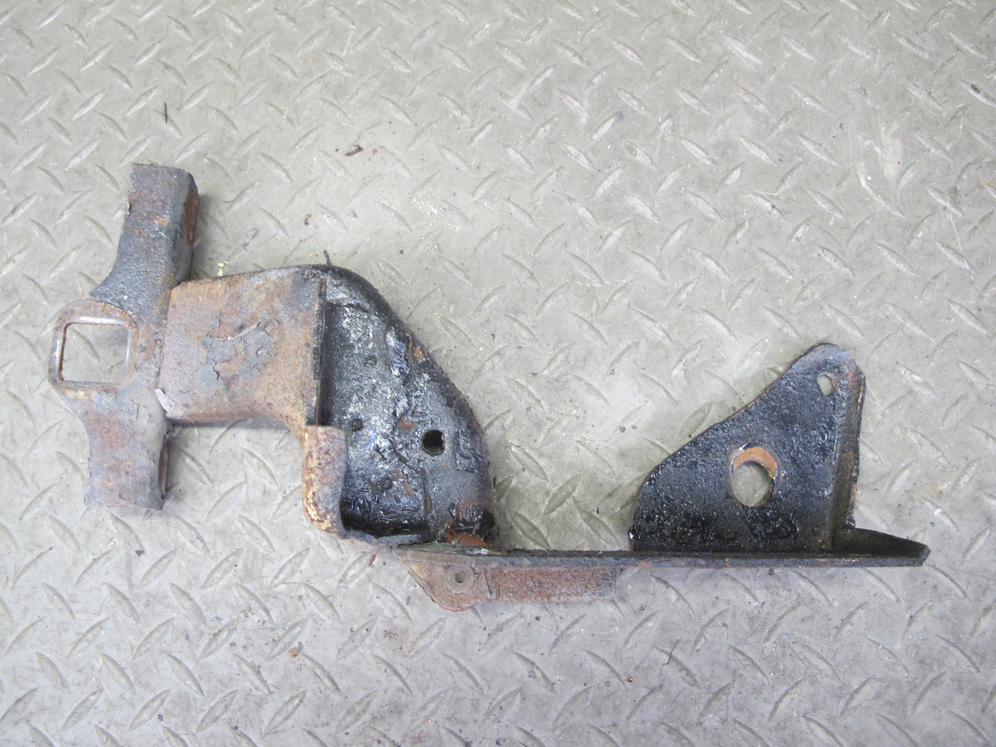 84-96 Chevrolet Corvette C4 Set of 2 Front Left & Right Hood Hinge OEM