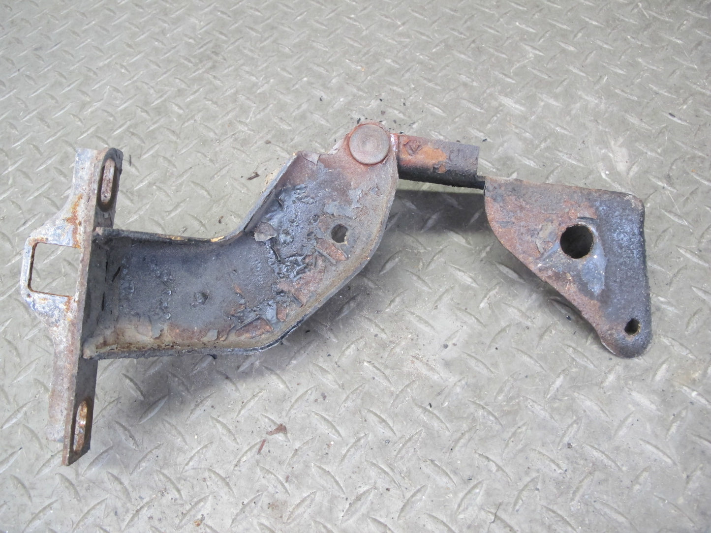 84-96 Chevrolet Corvette C4 Set of 2 Front Left & Right Hood Hinge OEM
