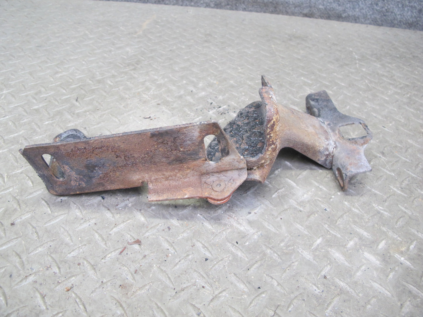 84-96 Chevrolet Corvette C4 Set of 2 Front Left & Right Hood Hinge OEM
