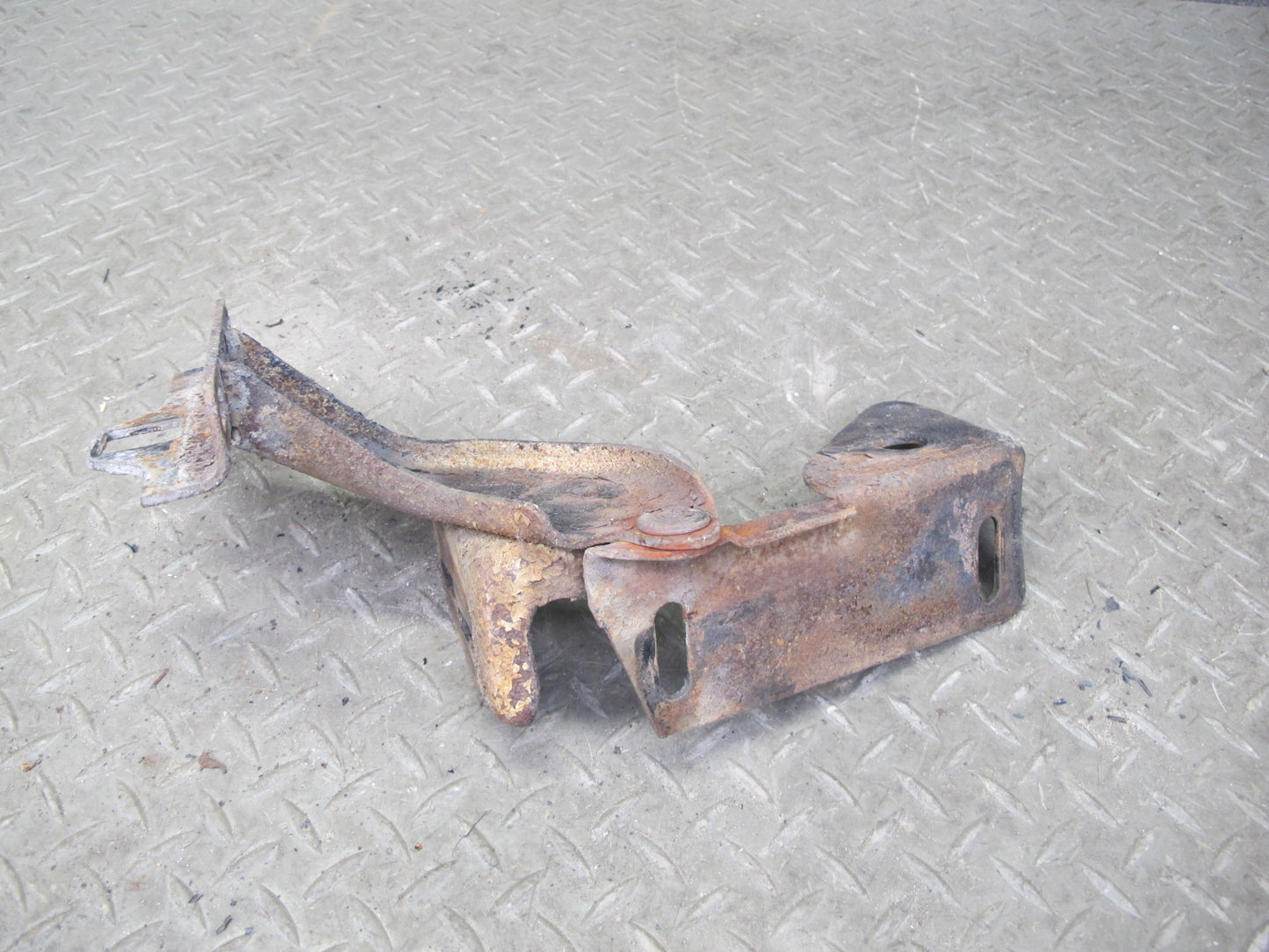 84-96 Chevrolet Corvette C4 Set of 2 Front Left & Right Hood Hinge OEM
