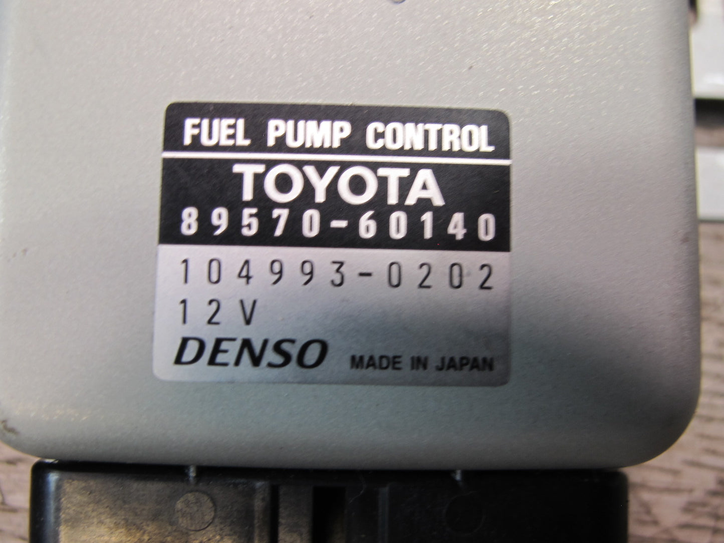 1998-2002 Lexus J100 LX470 Fuel Pump Driver Control Module 89570-60140