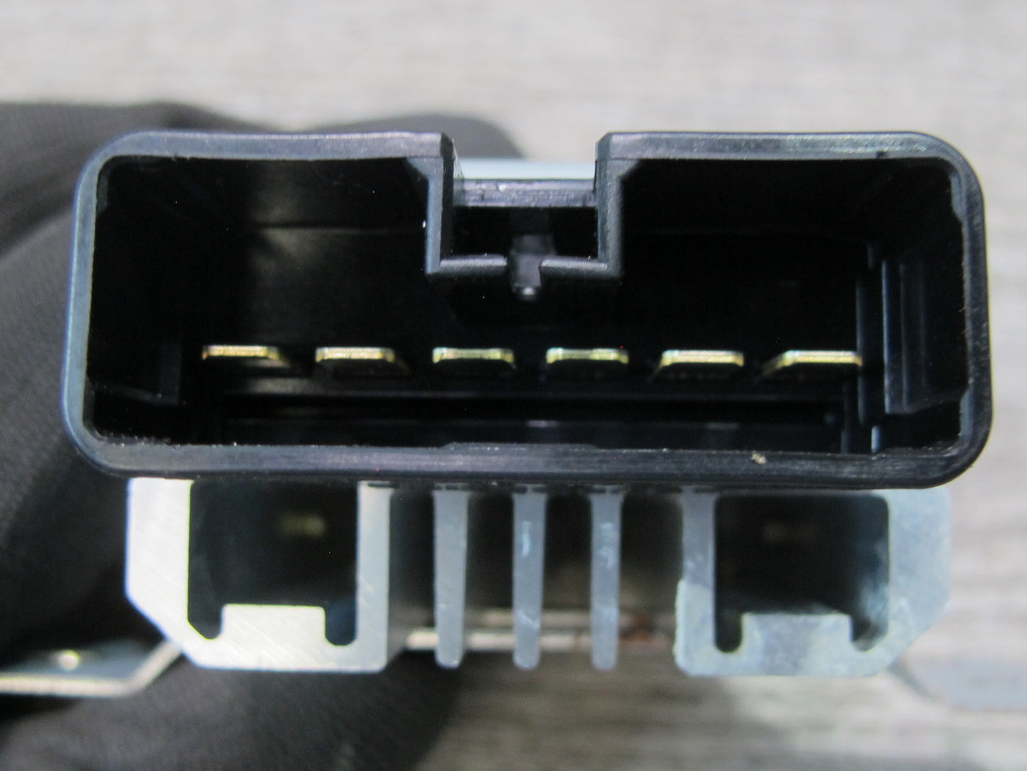 1998-2002 Lexus J100 LX470 Fuel Pump Driver Control Module 89570-60140