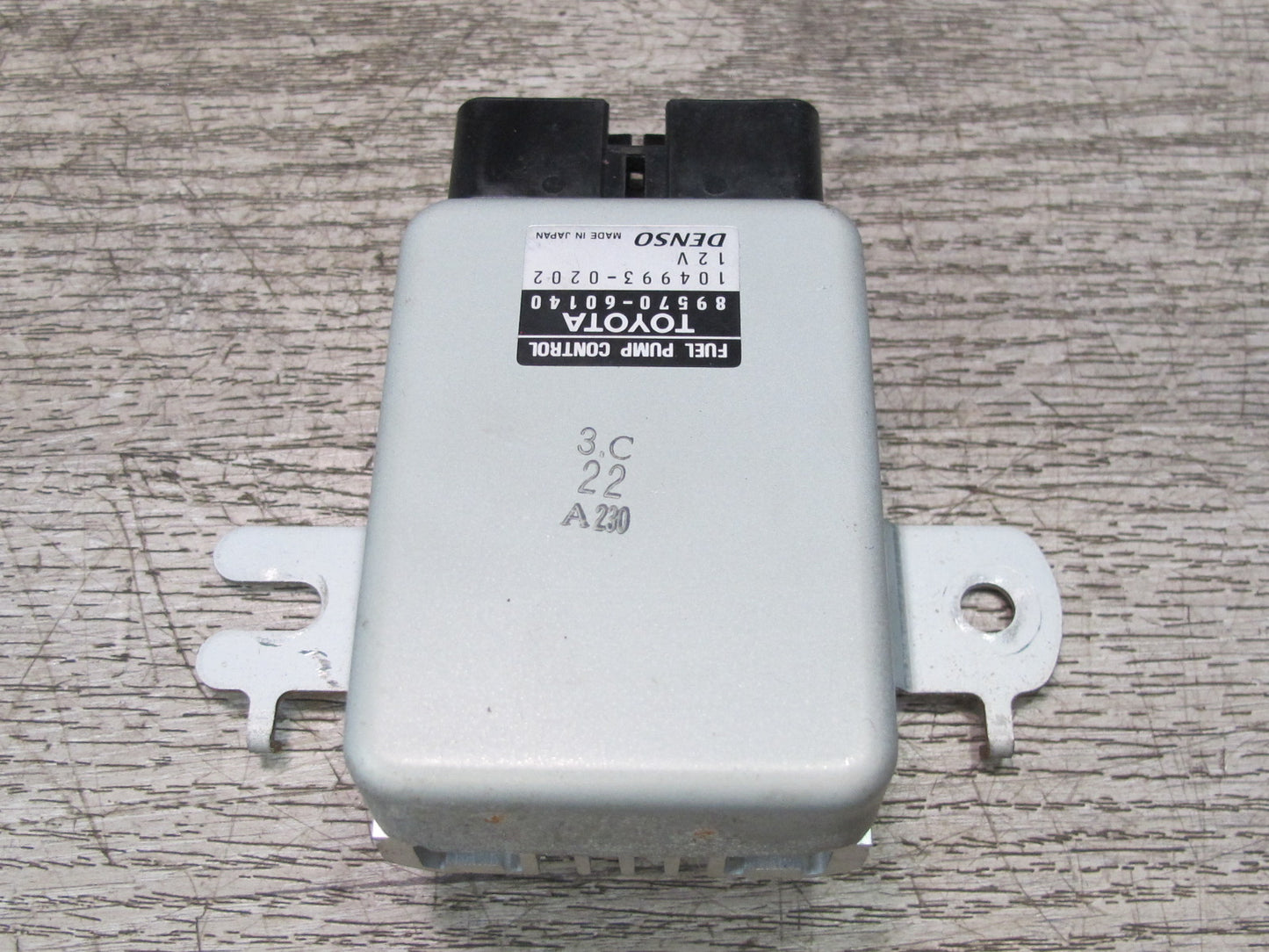 1998-2002 Lexus J100 LX470 Fuel Pump Driver Control Module 89570-60140