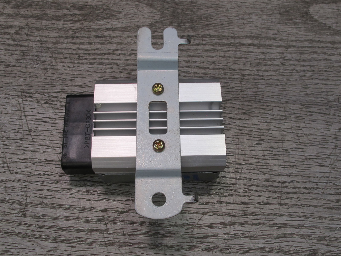 1998-2002 Lexus J100 LX470 Fuel Pump Driver Control Module 89570-60140