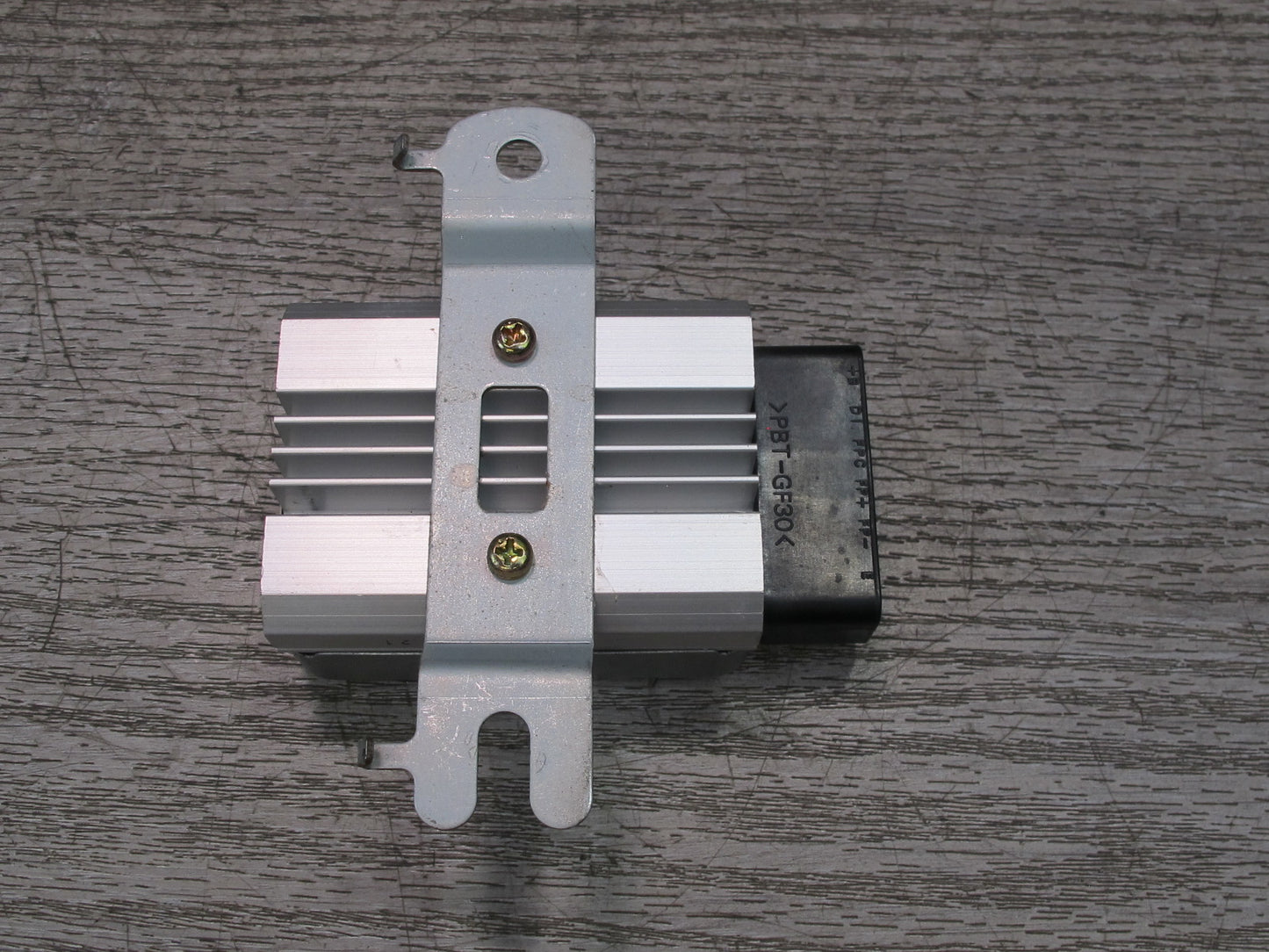 1998-2002 Lexus J100 LX470 Fuel Pump Driver Control Module 89570-60140