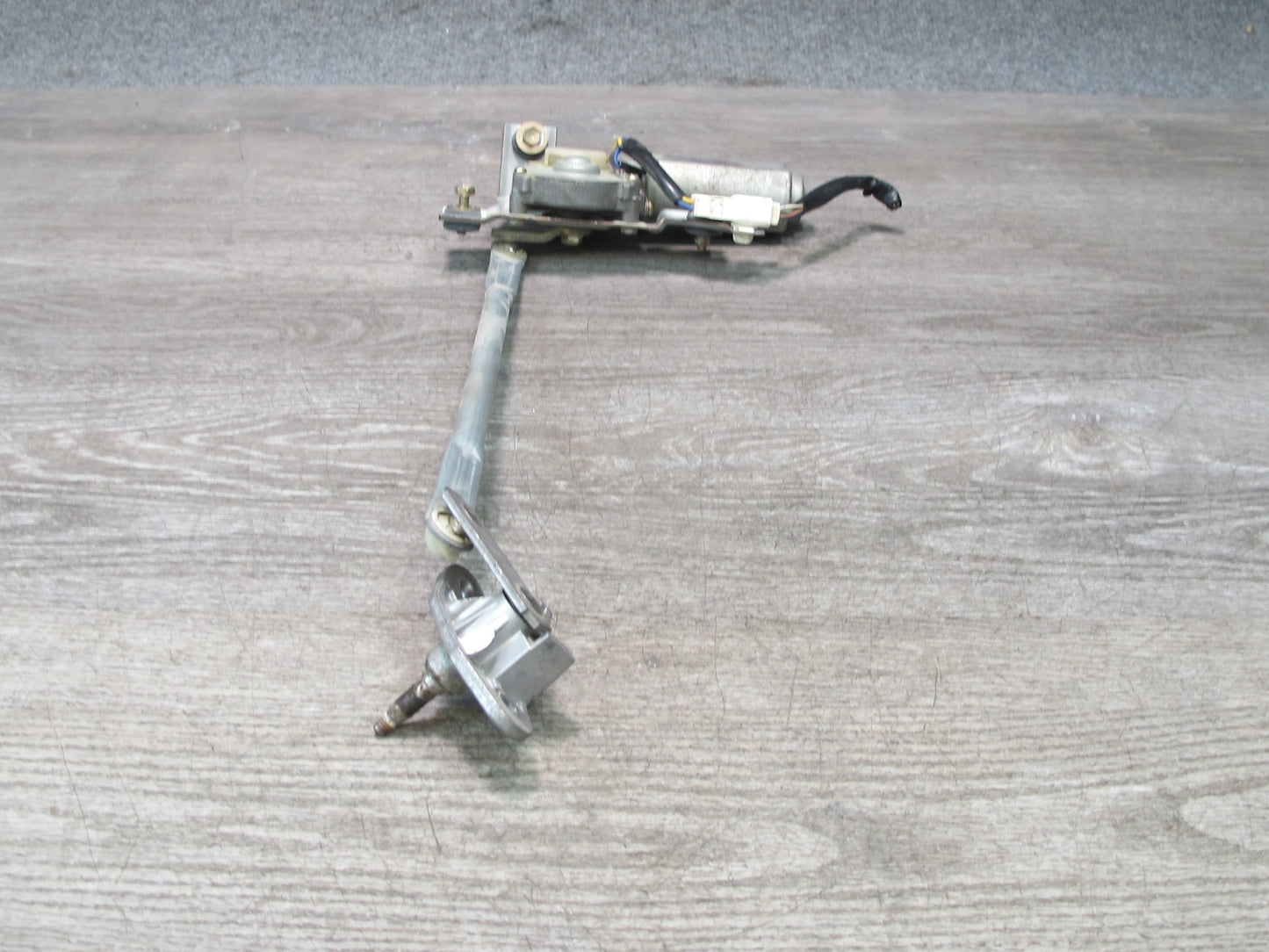 1998-2007 Lexus J100 LX470 Rear Windshield Wiper Motor W/ Linkage 85080-60170