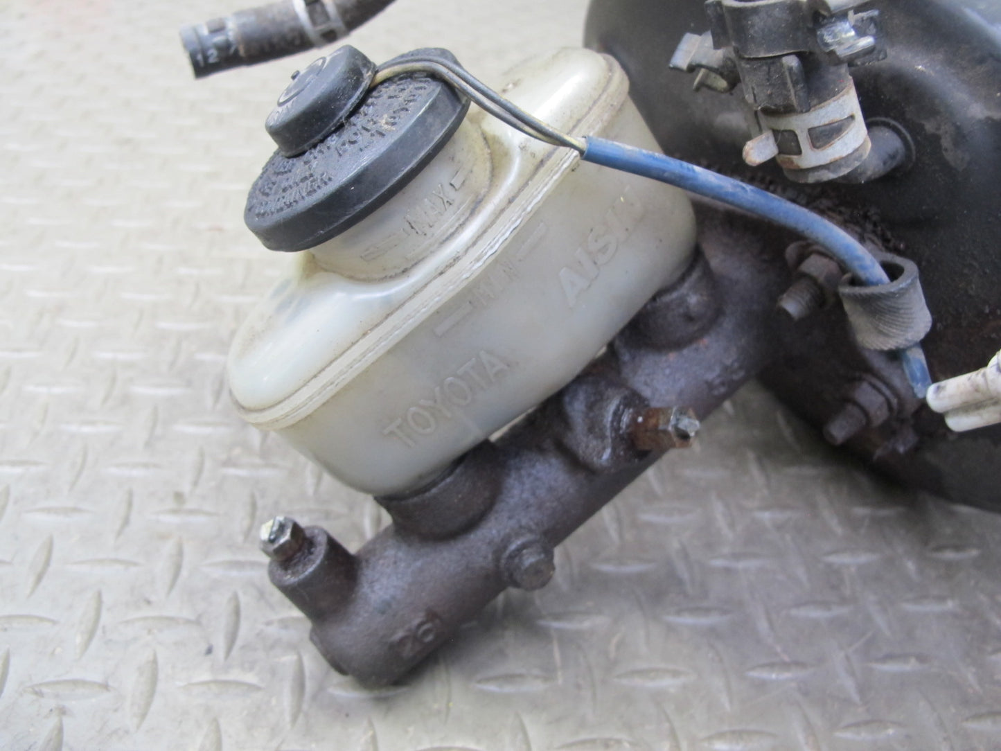 89-90 Toyota Supra MK3 ABS Brake Master Cylinder Booster Fluid Reservoir OEM