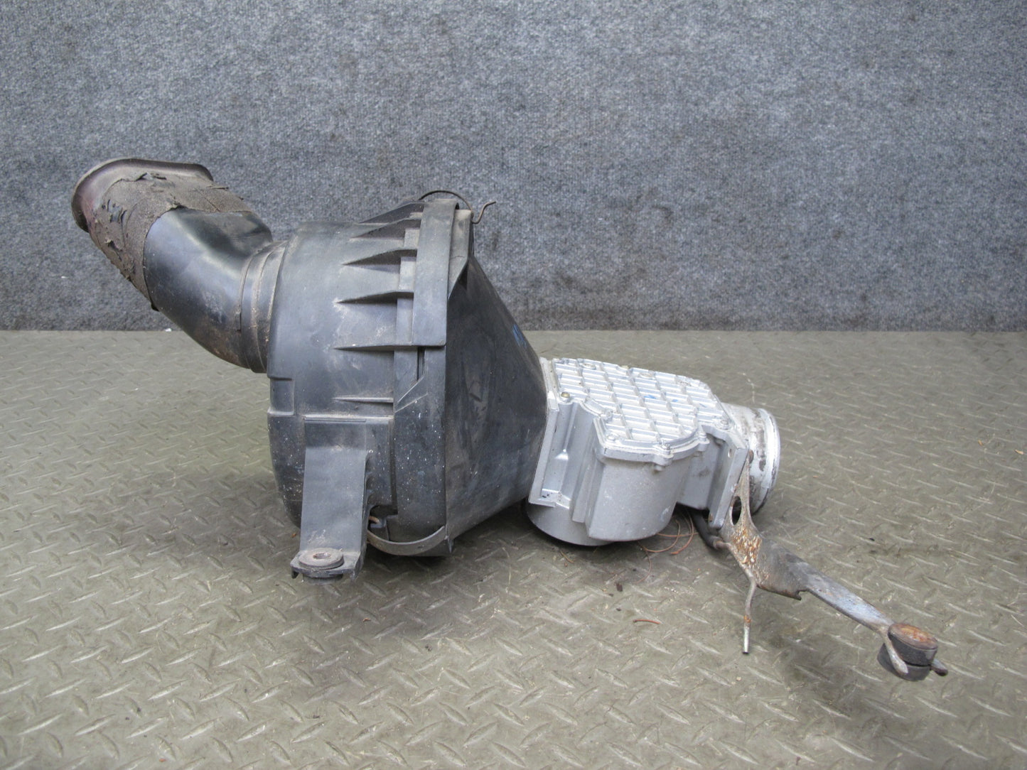 86-92 Toyota Supra MK3 NON Turbo Air Intake Cleaner Filter Box w MAF Sensor OEM
