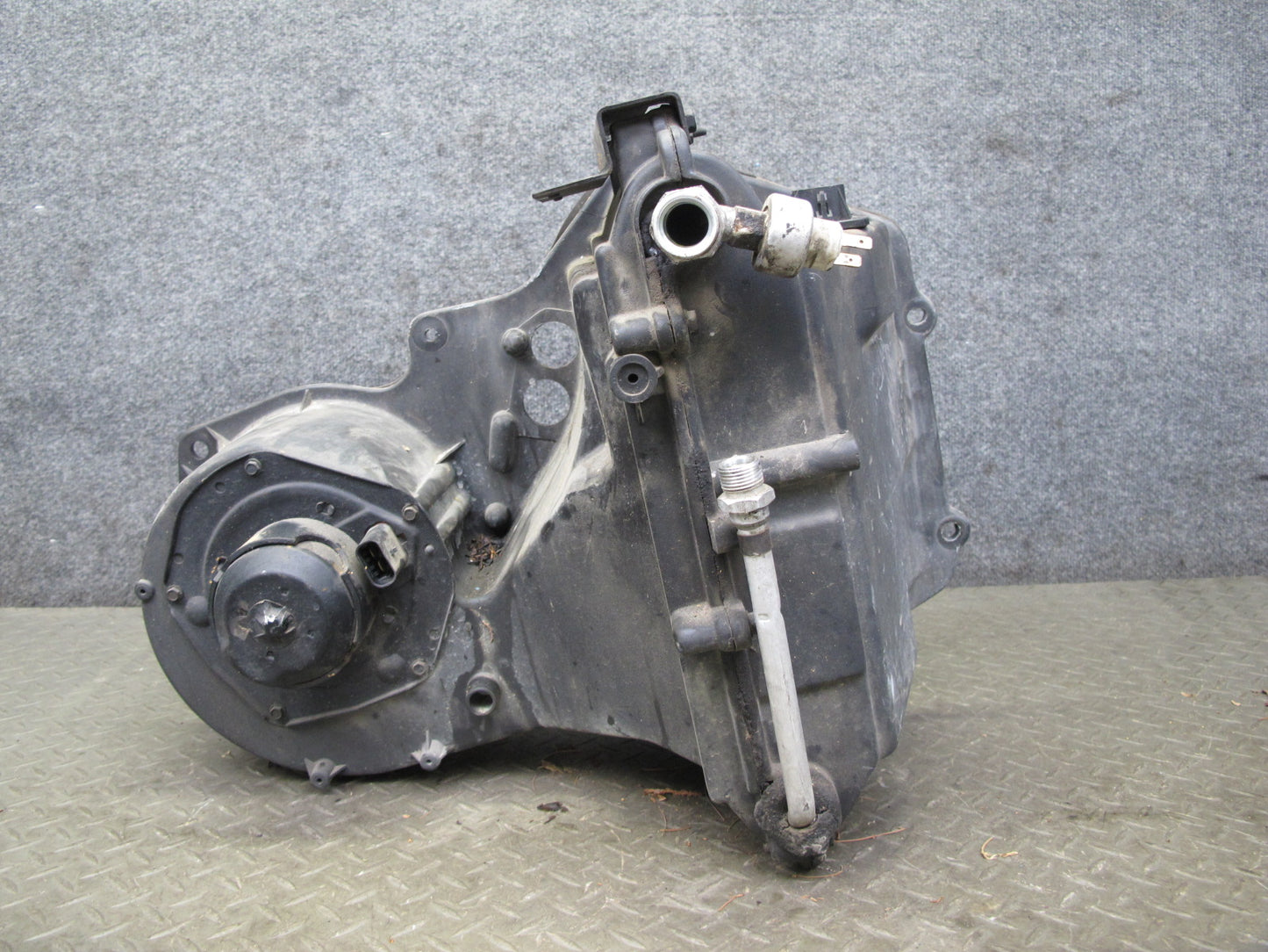 90-93 Chevrolet Corvette C4 A/C Air Conditioning Blower Motor Evaporator Box OEM