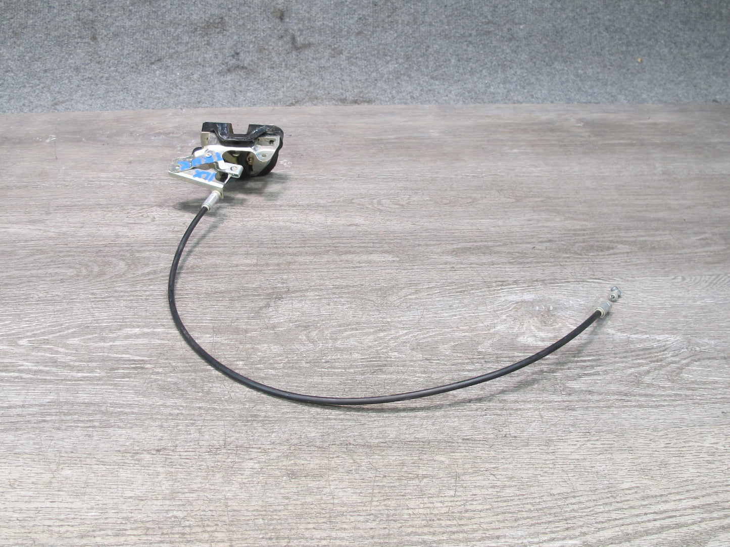 1998-2002 Lexus J100 LX470 Rear Trunk Lid Tail Gate Latch Lock W/ Handle Set