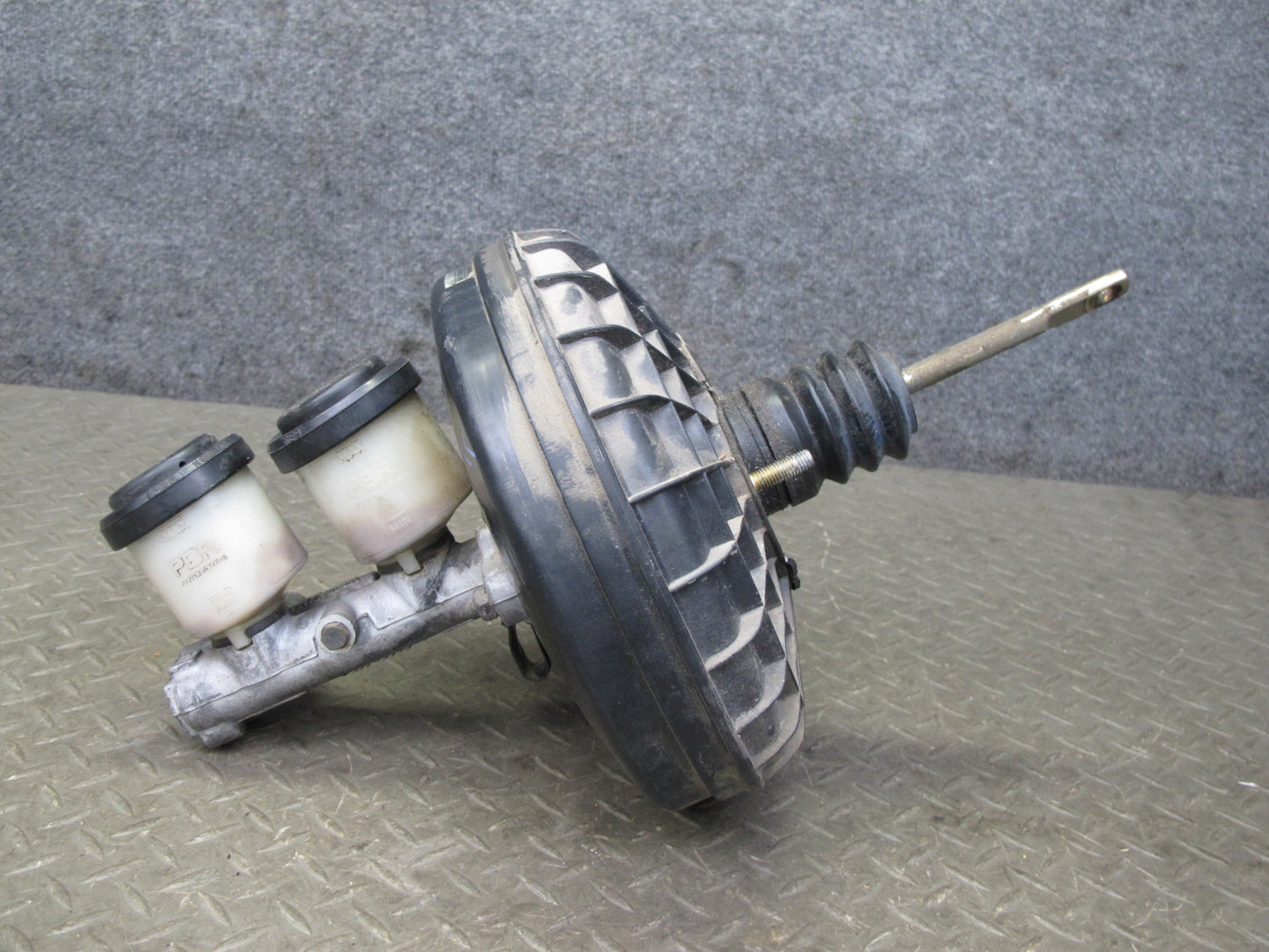 1991 Chevrolet Corvette C4 A/T Brake Master Cylinder Booster Fluid Reservoir OEM