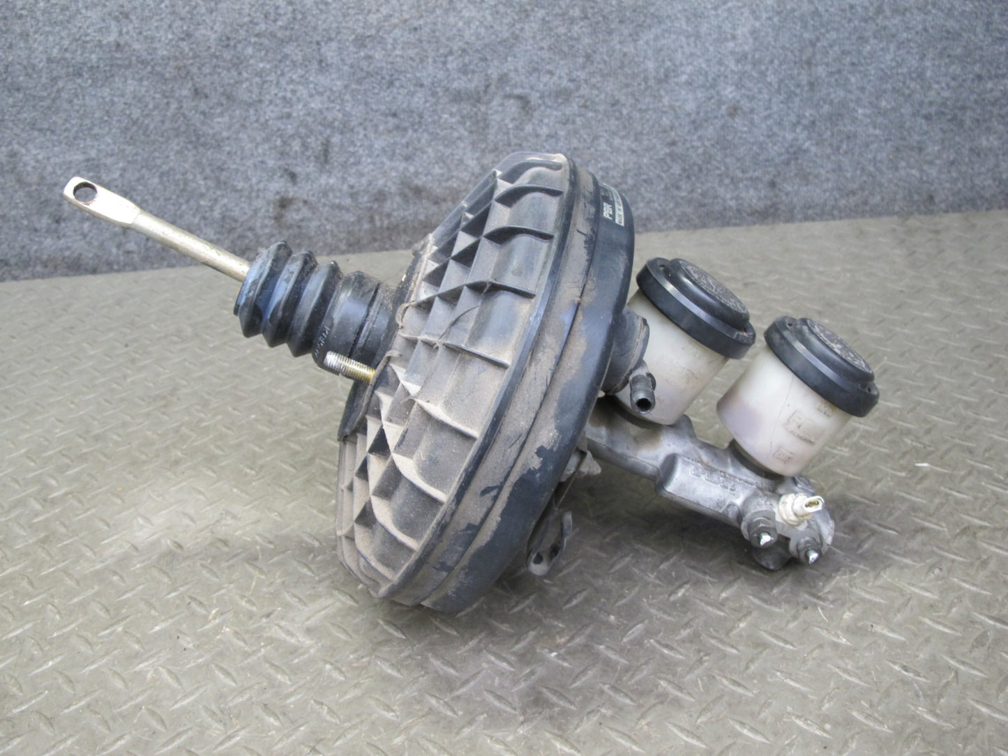 1991 Chevrolet Corvette C4 A/T Brake Master Cylinder Booster Fluid Reservoir OEM