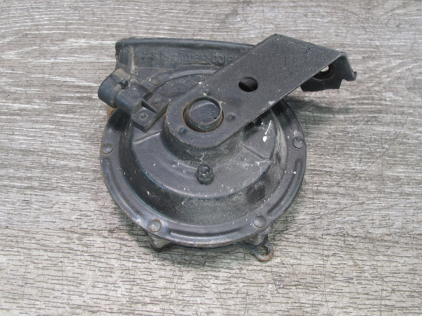 84-96 Chevrolet Corvette C4 Set of 2 High & Low Tone Note Pitch Horn Signal OEM