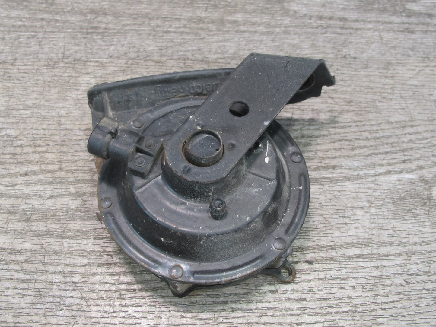 84-96 Chevrolet Corvette C4 Set of 2 High & Low Tone Note Pitch Horn Signal OEM