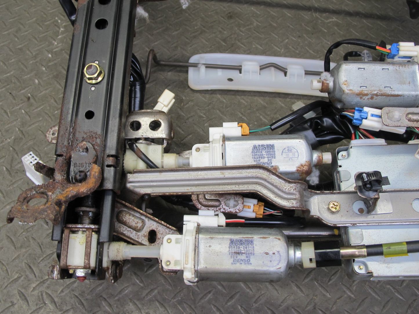 1998-2002 Lexus LX470 Front Left Driver Side Lower Seat Track Frame W/ Motor