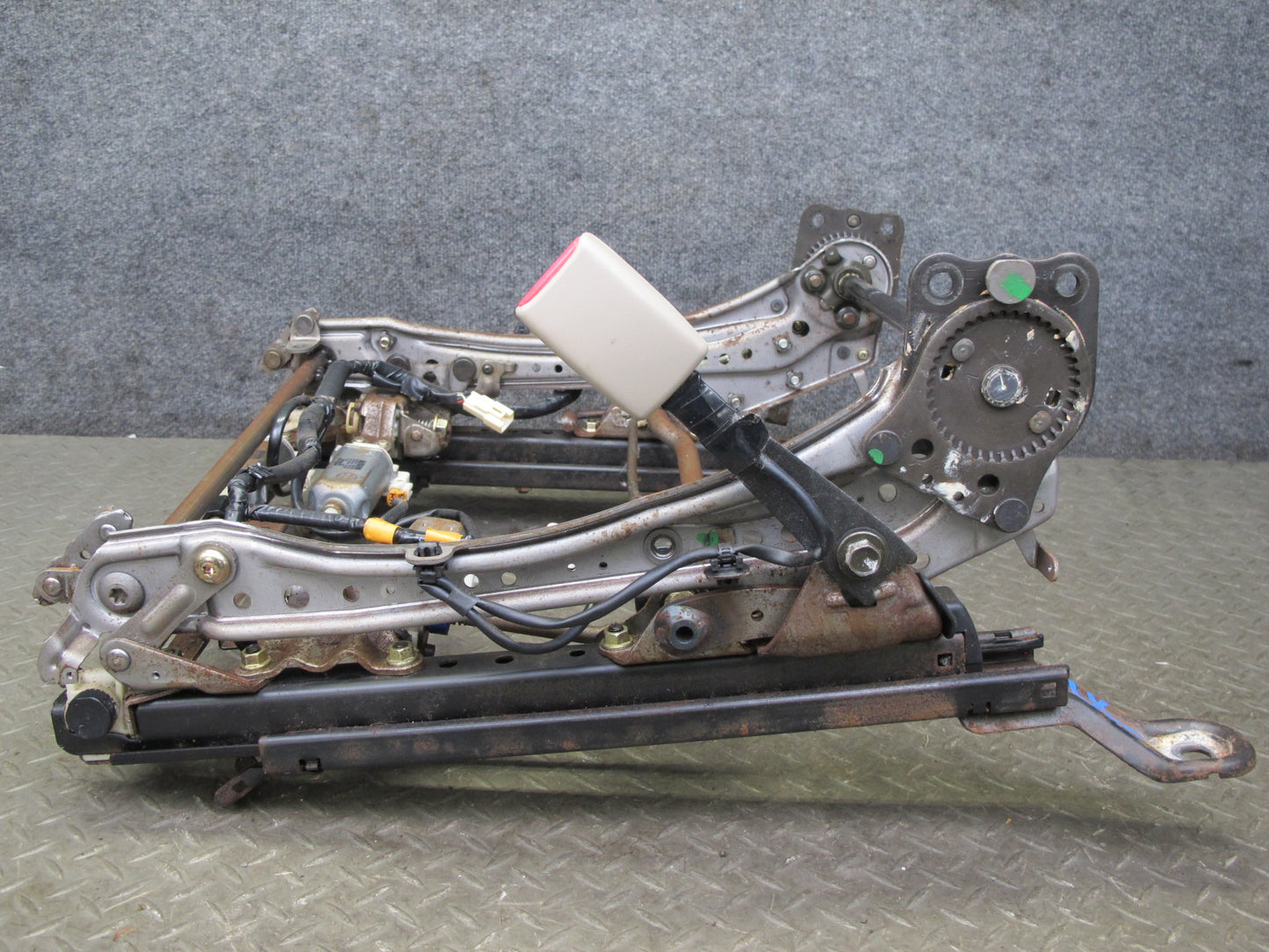 1998-2002 Lexus LX470 Front Right Pass Side Lower Seat Track Frame W/ Motor