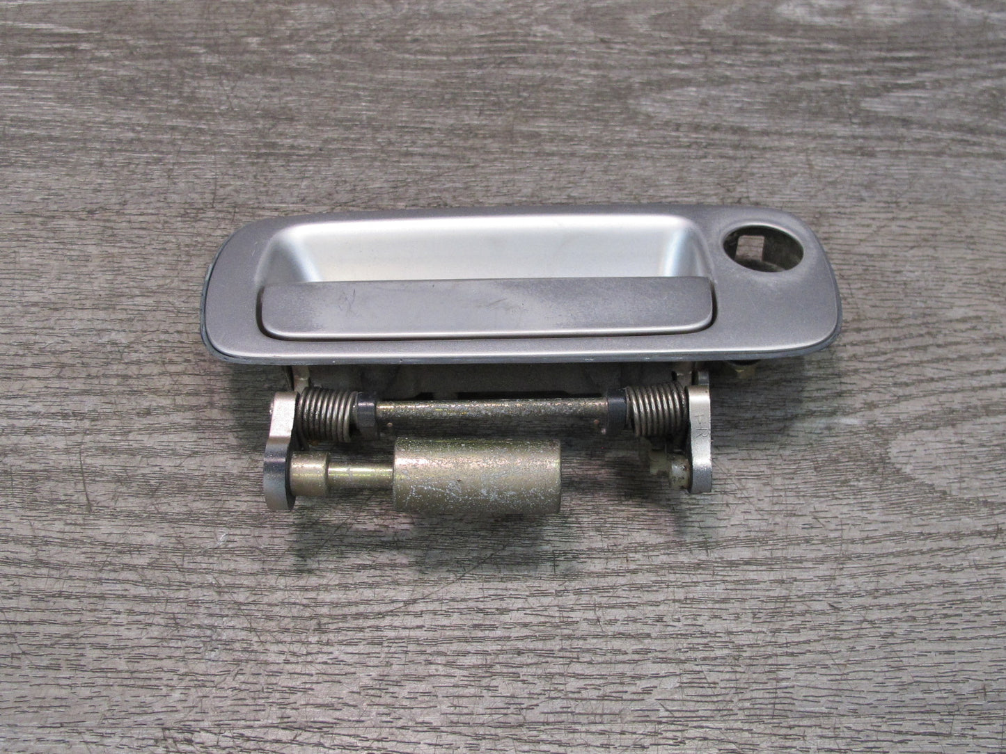 95-97 Lexus UCF20L LS400 Front Right Passenger Door Exterior Handle Silver OEM