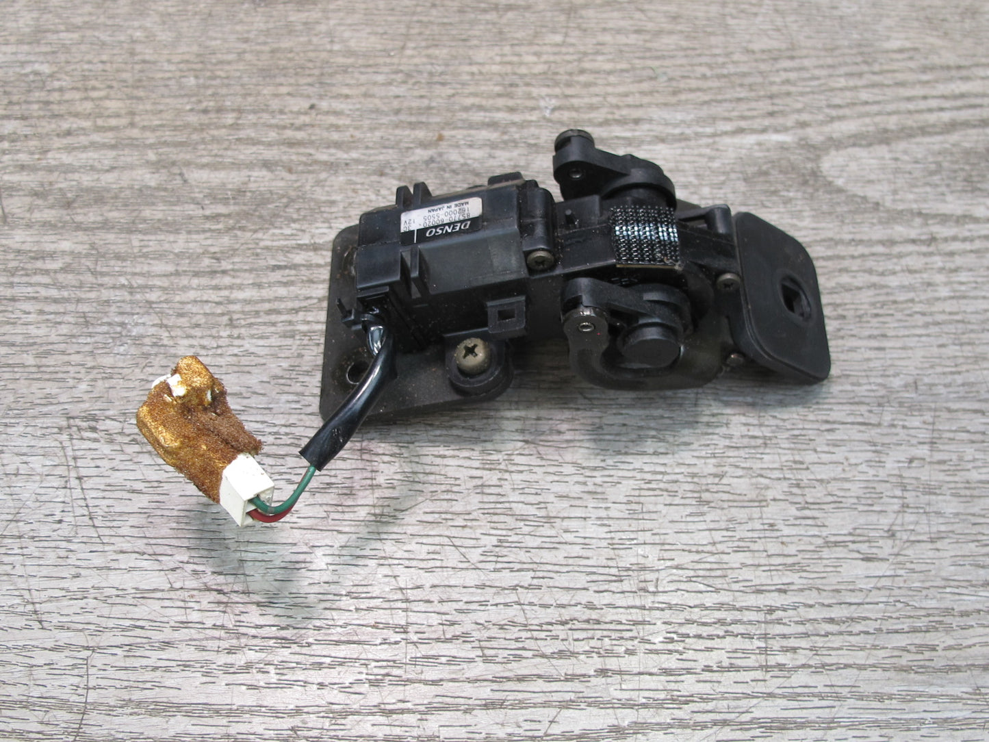 1998-2007 Lexus J100L LX470 Rear Quarter Window Actuator Motor Lock Set of 2