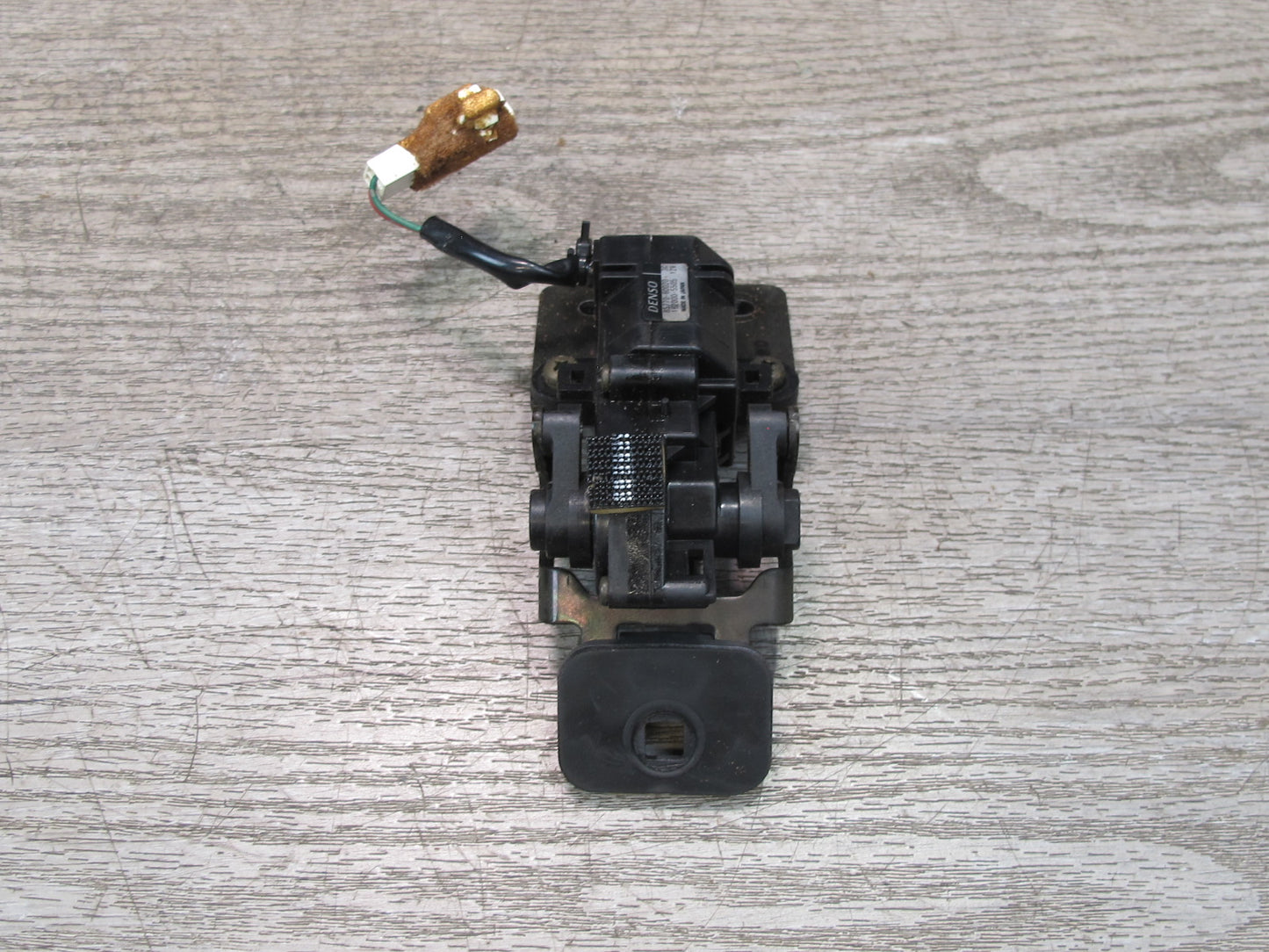 1998-2007 Lexus J100L LX470 Rear Quarter Window Actuator Motor Lock Set of 2