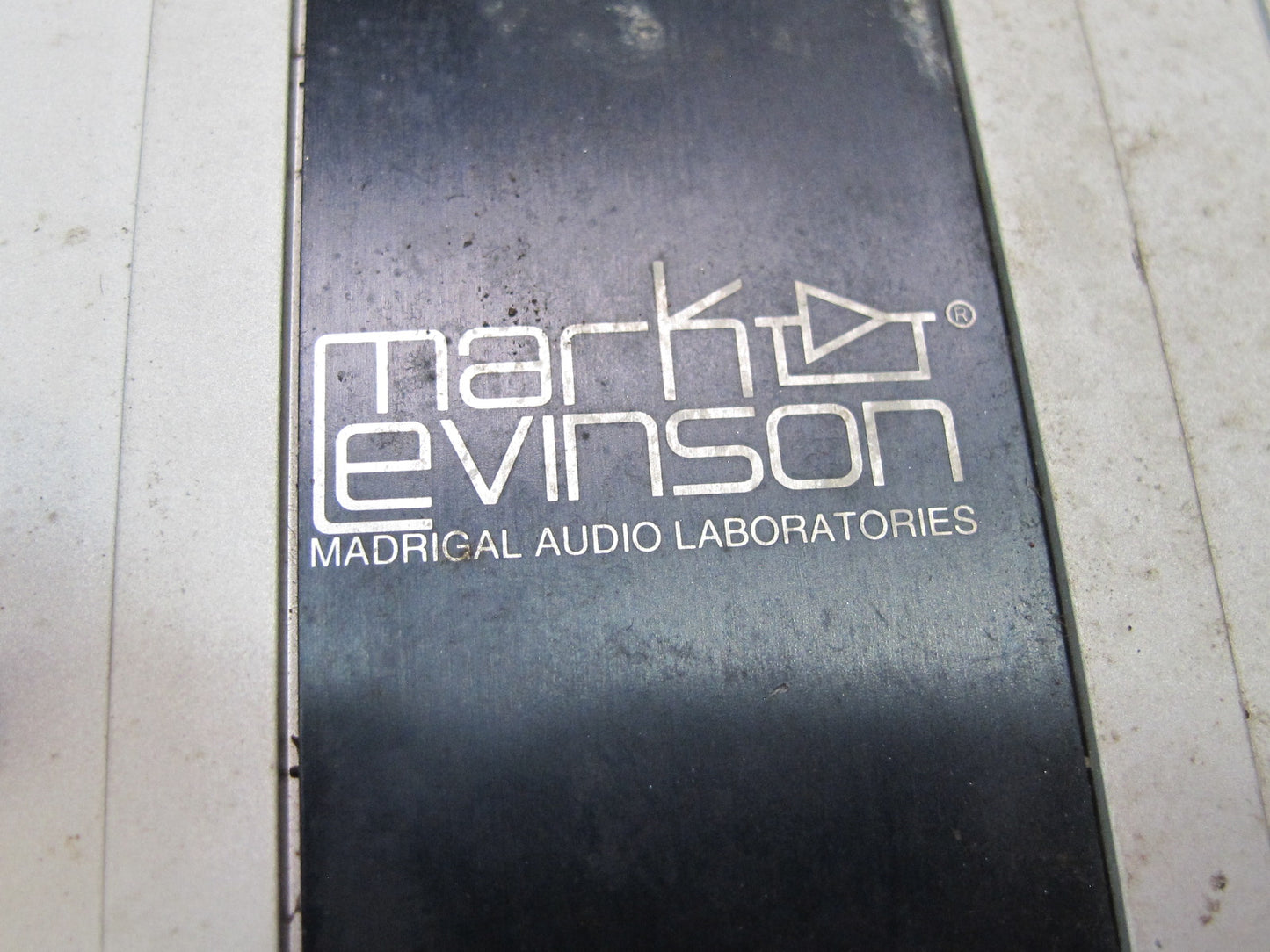 2001-2002 Lexus J100L LX470 Mark Levinson Radio Amplifier AMP 86280-0W053