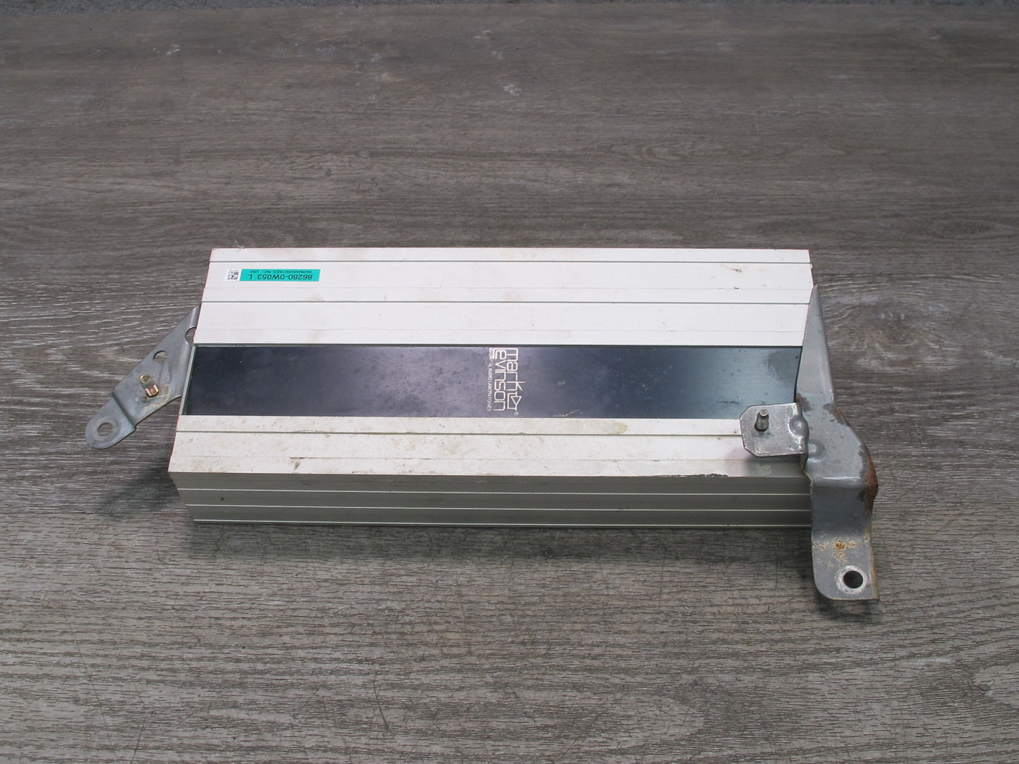2001-2002 Lexus J100L LX470 Mark Levinson Radio Amplifier AMP 86280-0W053