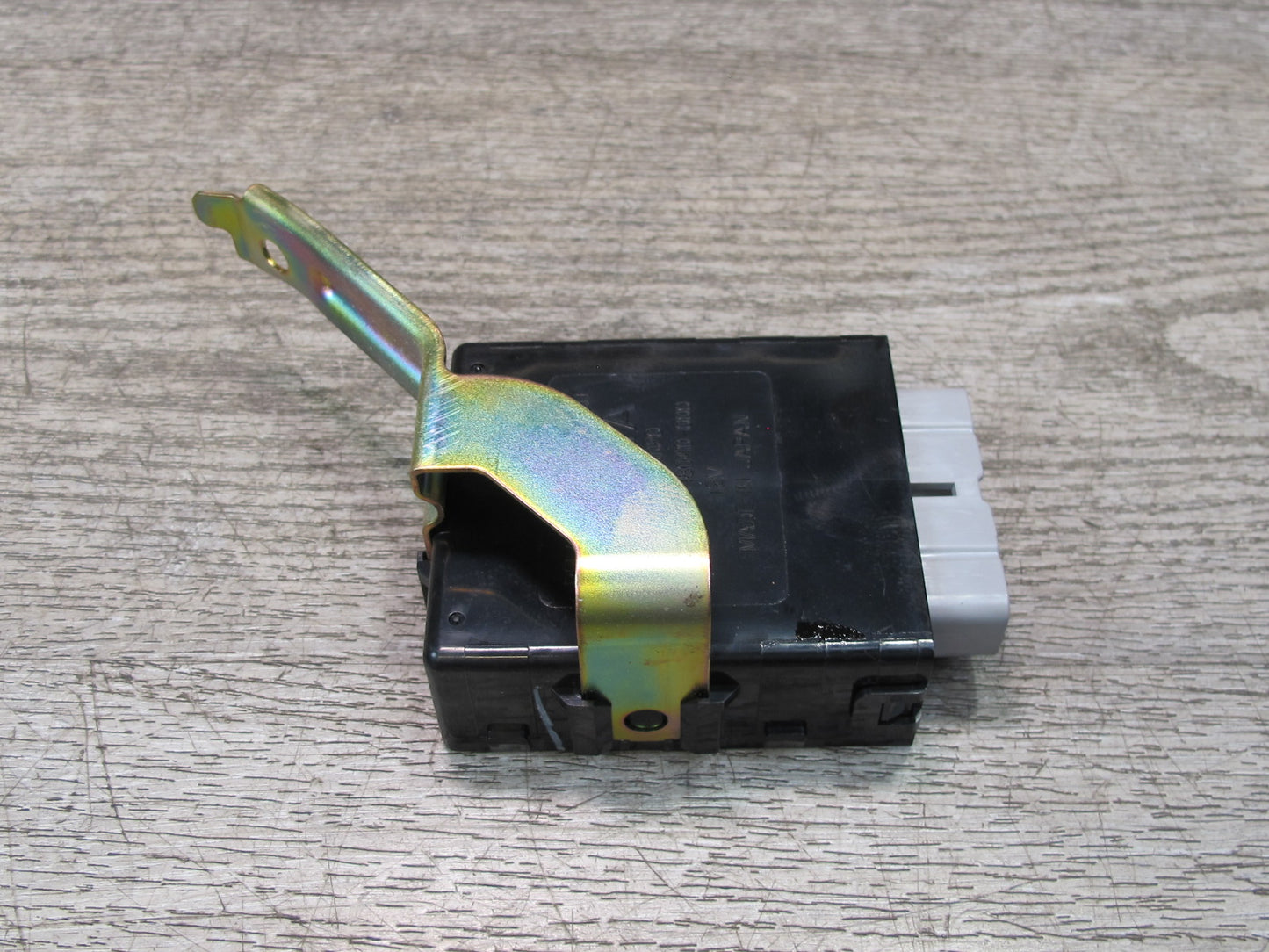 1998-2002 Lexus J100 LX470 Daytime Running Light Control Unit Module 82642-30020