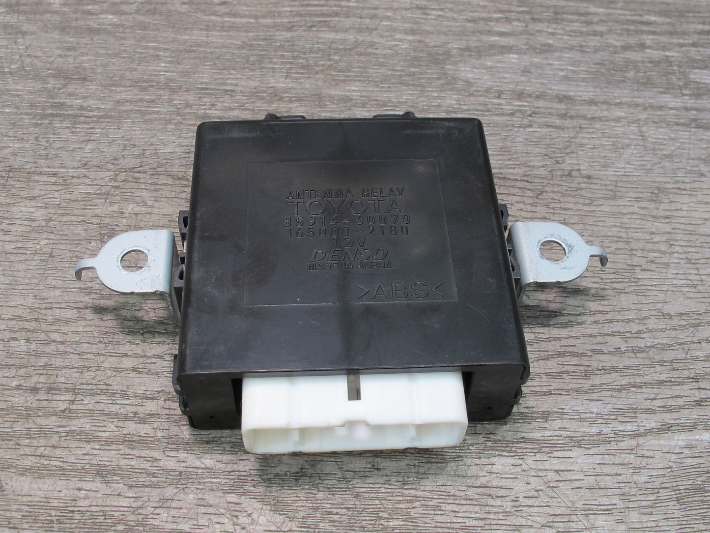 1998-2007 Lexus J100 LX470 Antenna Relay Computer Control Module Unit