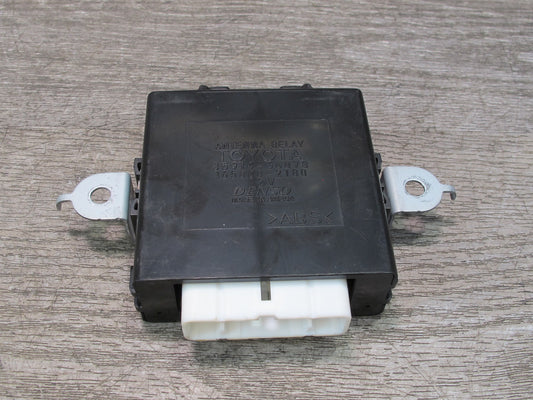 1998-2007 Lexus J100 LX470 Antenna Relay Computer Control Module Unit