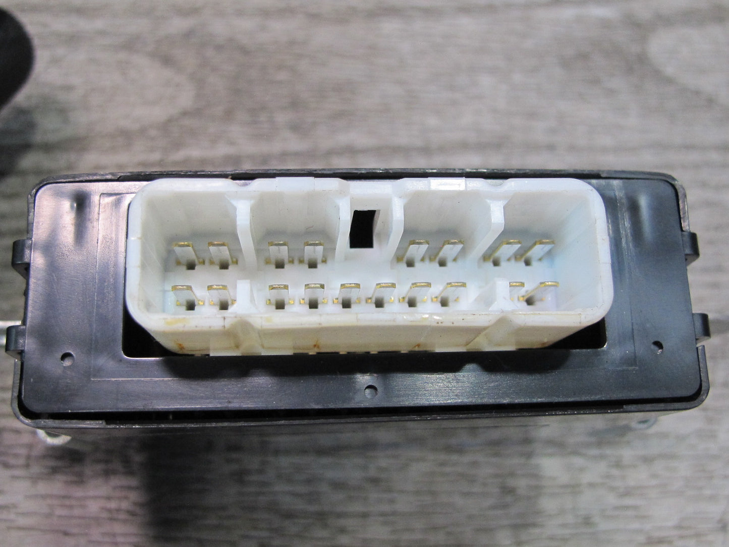 1998-2007 Lexus J100 LX470 Antenna Relay Computer Control Module Unit