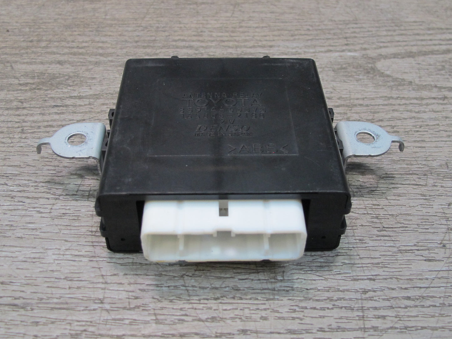 1998-2007 Lexus J100 LX470 Antenna Relay Computer Control Module Unit