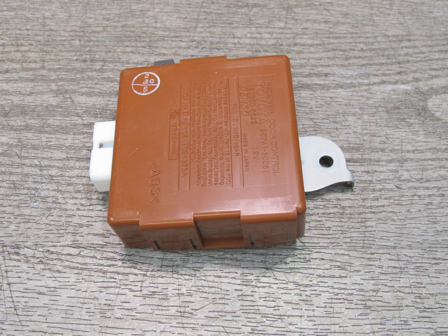 1999-2002 Lexus J100 LX470 Door Receiver Control Module 89741-60061