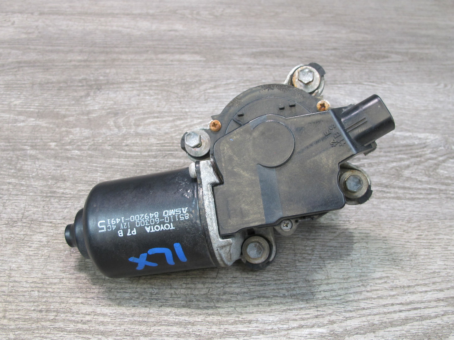 1998-2007 Lexus J100 LX470 Front Windshield Wiper Transmission Motor 85110-60300