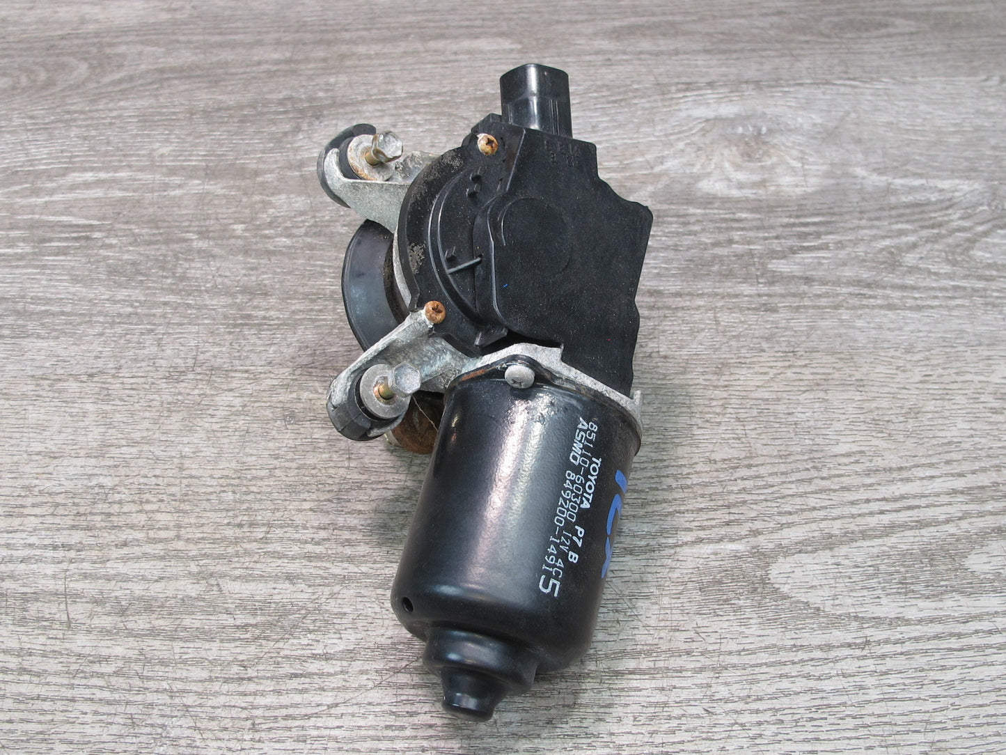 1998-2007 Lexus J100 LX470 Front Windshield Wiper Transmission Motor 85110-60300