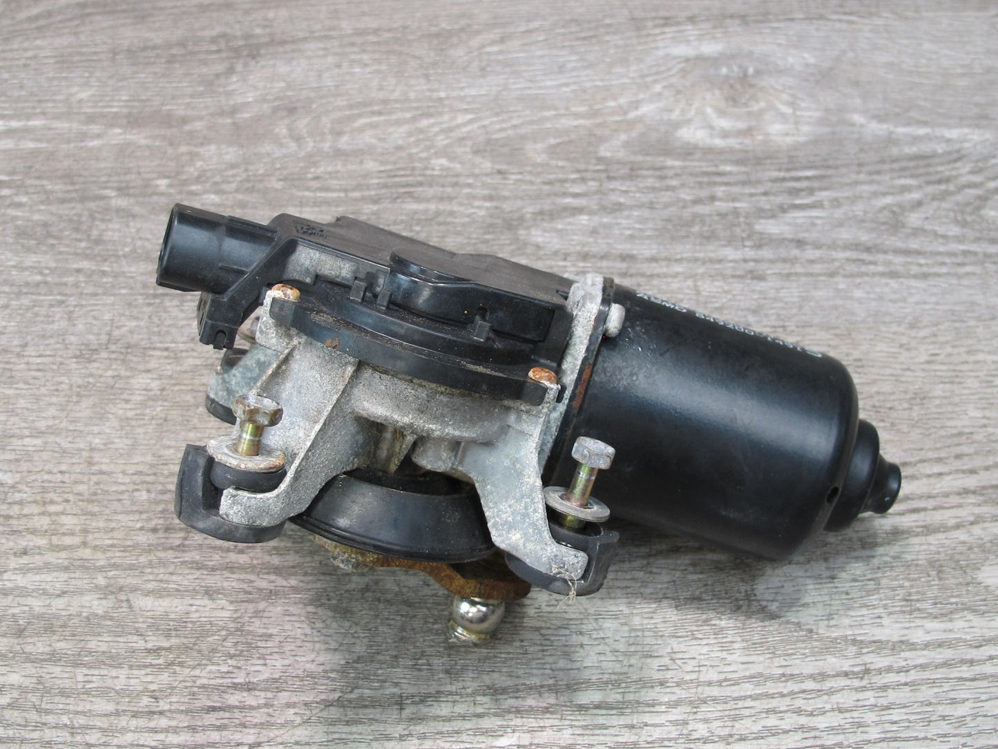 1998-2007 Lexus J100 LX470 Front Windshield Wiper Transmission Motor 85110-60300
